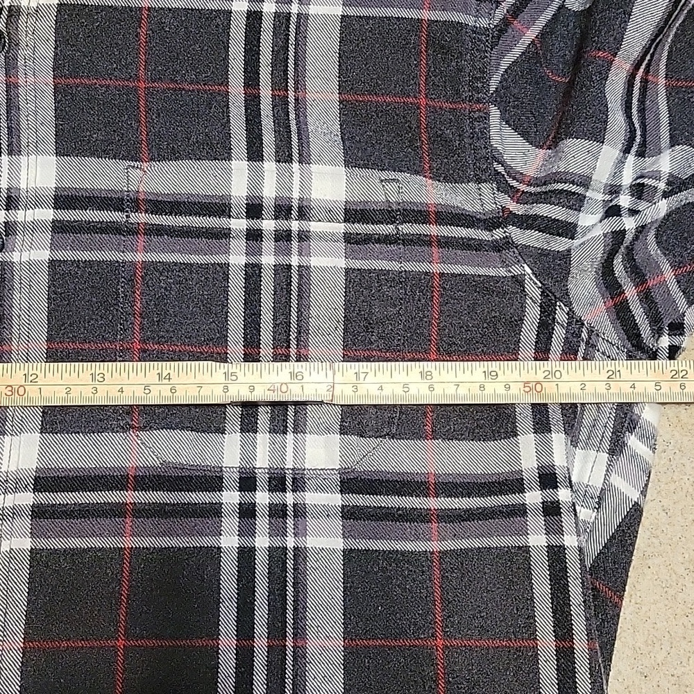 Eddie Bauer Plaid Long Sleeve Cotton Button Down Size Medium - Picture 10 of 10